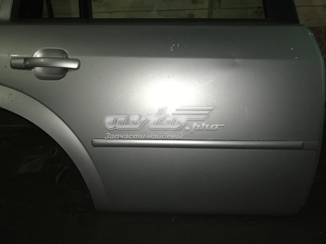 Купити Двері задні, праві Ford Mondeo III B4Y