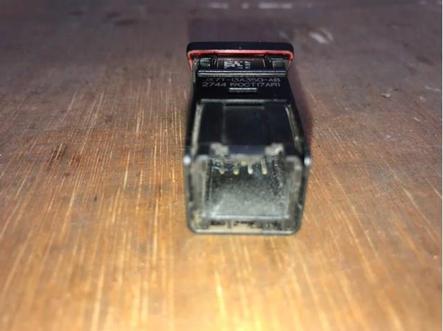 JX7Z13350A Ford Аварійна кнопка