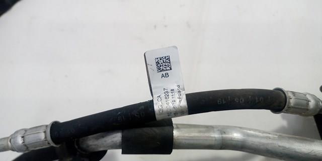 Шланг кондиціонера, від радіатора до випарника LR094024 Land Rover