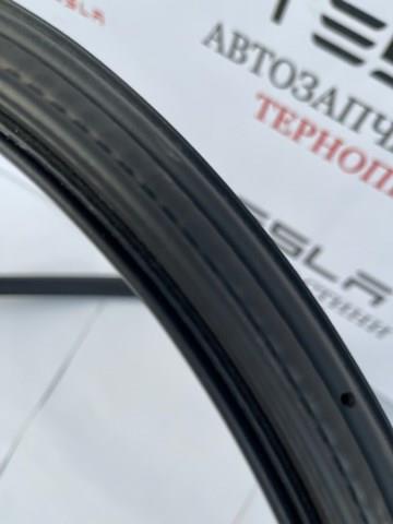 Ущільнювач капота 109049200B Tesla