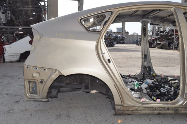 Бічна частина задні праві Toyota 6160147080 ціна, від 38.52 USD