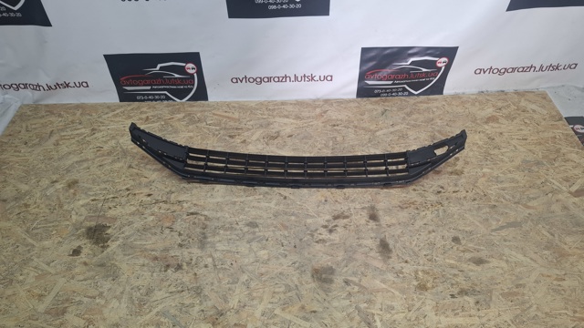 PVG99239CA Signeda Решітка переднього бампера, центральна