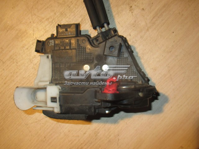 Замок задніх дверей, правих Hyundai/Kia 814201M020