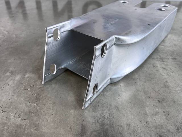 Купити A223620540064 Mercedes Кронштейн підсилювача переднього бампера