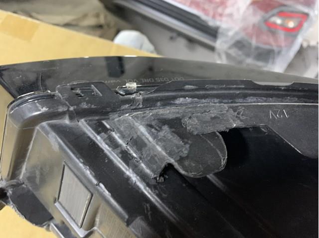 Фара передня права Land Rover GJ3213W029 ціна, від 372.11 USD