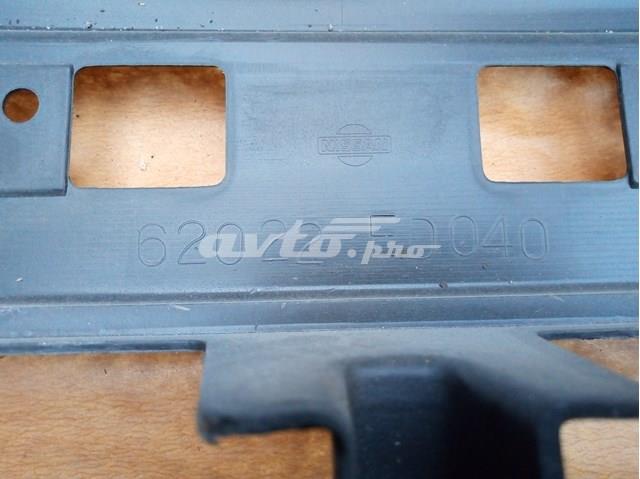 Передній бампер 62022ED040 Nissan/Infiniti