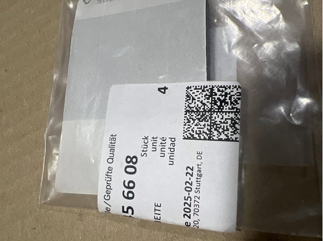A000987456608 Mercedes 
