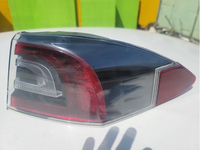  102242100C Tesla