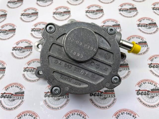 Насос вакуумний Mercedes A642230076587