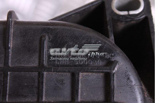 Повітропровід / дефлектор радіатора интеркуллера Land Rover 4H2Q6K770BC