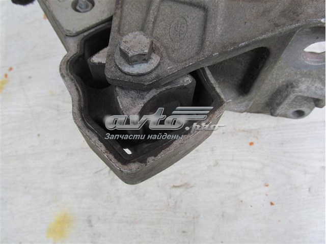 Подушка (опора) двигуна, права верхня Land Rover BJ326P082AA ціна, від 35.18 USD