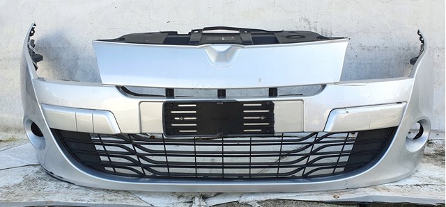 Решітка радіатора 620360001R Renault (RVI)