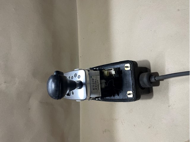 Купити 8E1713111R VAG 