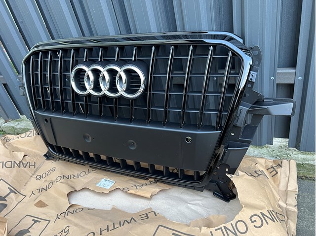 Облицювання радіатора VAG 8R0853651ACCKA ціна, від 1218.36 USD