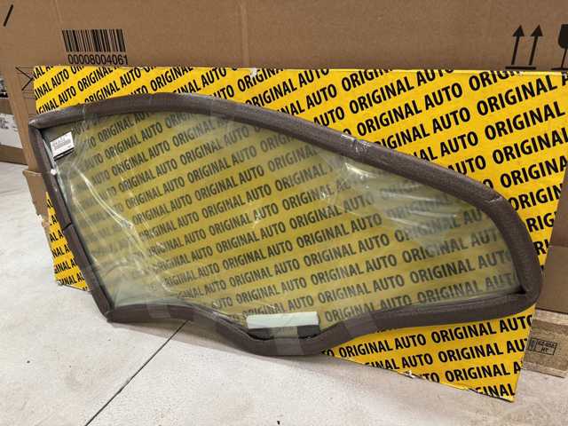 Купити KB7W58510 Mazda Скло передніх дверей, правою