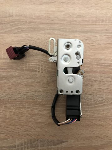 Замок передньої лівої двері 7482280152 Renault (RVI)
