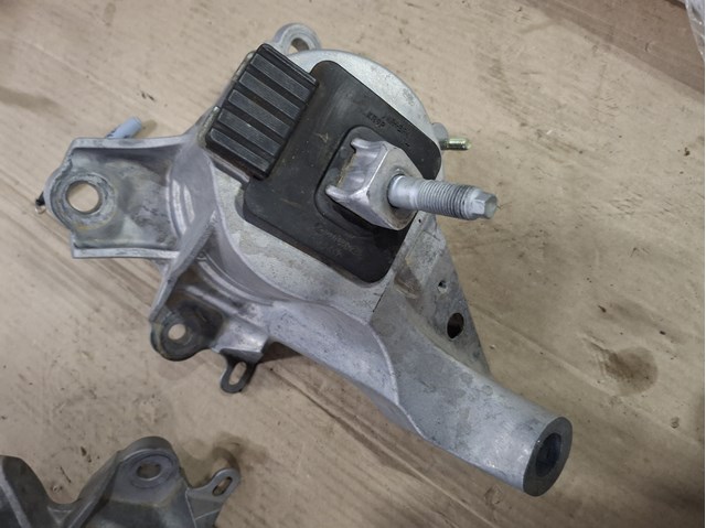 Ліва подушка двигуна Mazda KS0E39050 ціна, від 138.77 USD