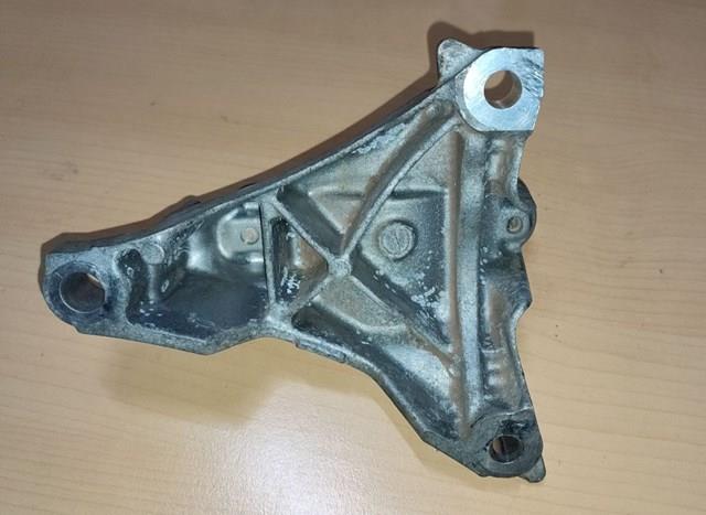 F2A425740 Mazda Опора підвісного підшипника передньої піввісі