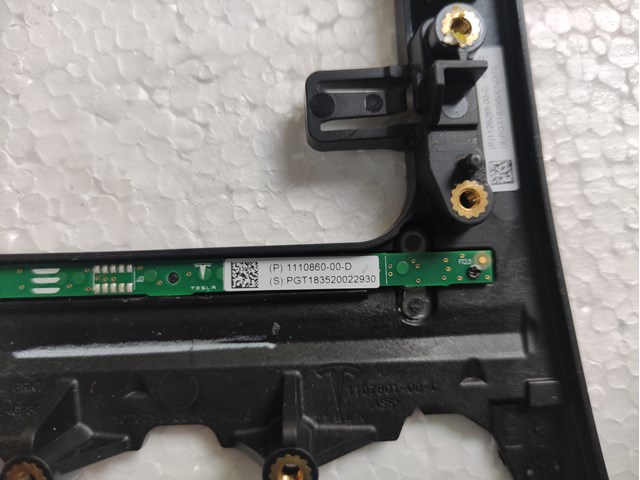  Tesla 111086000D ціна, від 24.34 USD