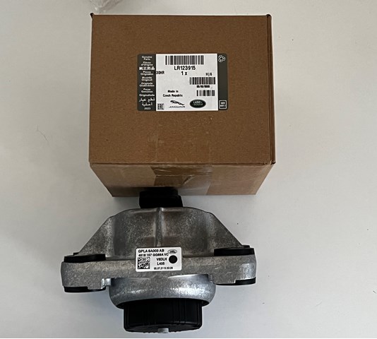 Подушка (опора) двигуна, права нижня LR123915 Land Rover