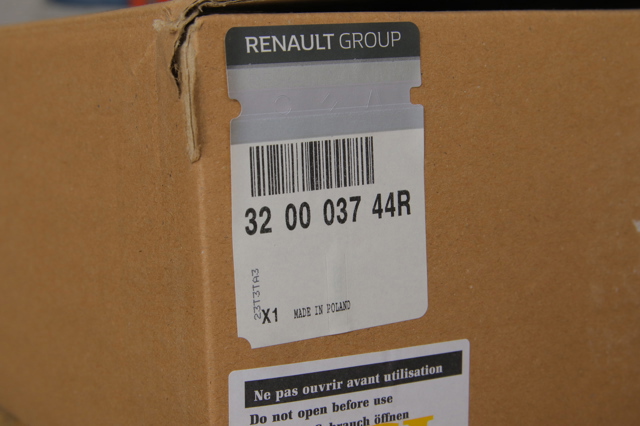 320003744R Renault (RVI) Вал карданний основний заднього моста
