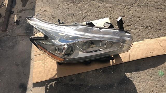 260105AA9A Nissan/Infiniti Фара передня права