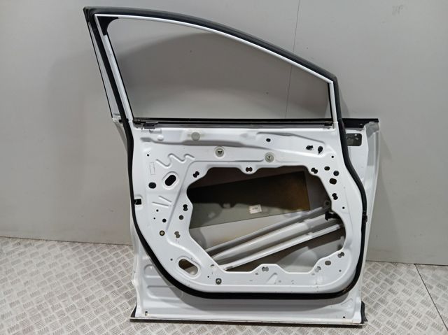 Купити 2405130 Ford Двері кабіни