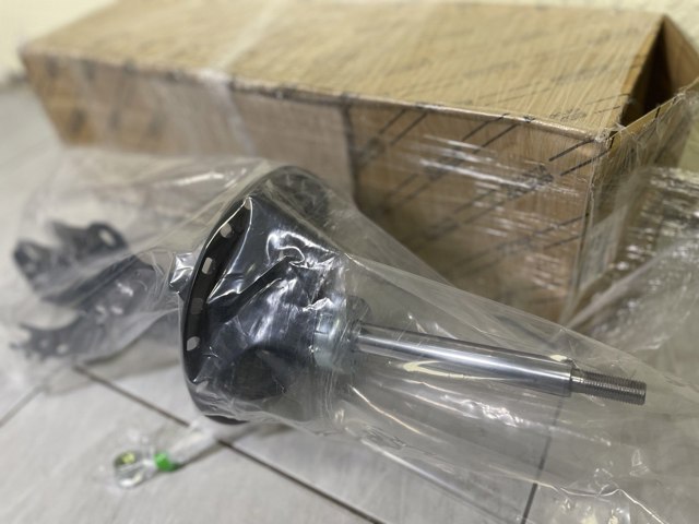 4851080676 Toyota Амортизатор передньої підвіски