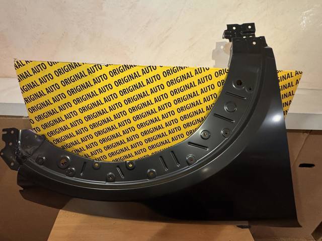 Переднє праве крило Mazda DFR552110