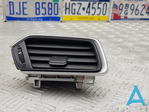 Решітка повітроводу права Honda 77630TVAA01ZA ціна, від 11.40 USD