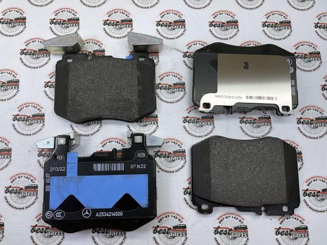 Тормозні колодки Mercedes A0004208503