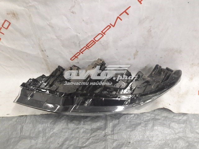 Фара права 921021M000 Hyundai/Kia