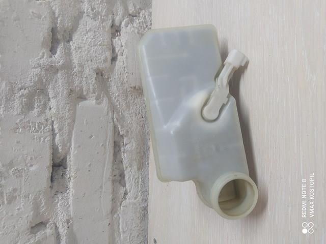 Бачок головного гальмівного циліндру на Volvo V50  MW