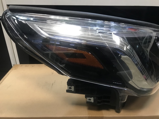 ZSB111335R Signeda Основна фара - вставка