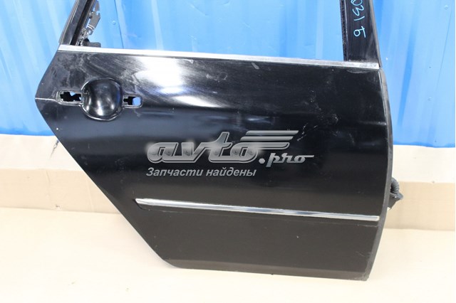 Купити H210MEG0MA Nissan/Infiniti Двері задні, праві