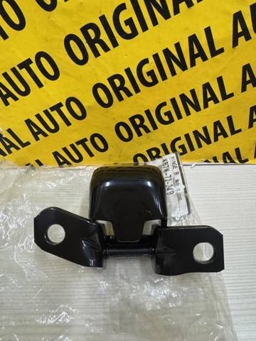 Купити KB7W72240 Mazda Дверний шарнір задній правий