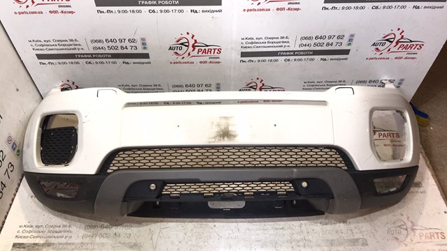 Передній бампер GJ3217F003 Land Rover
