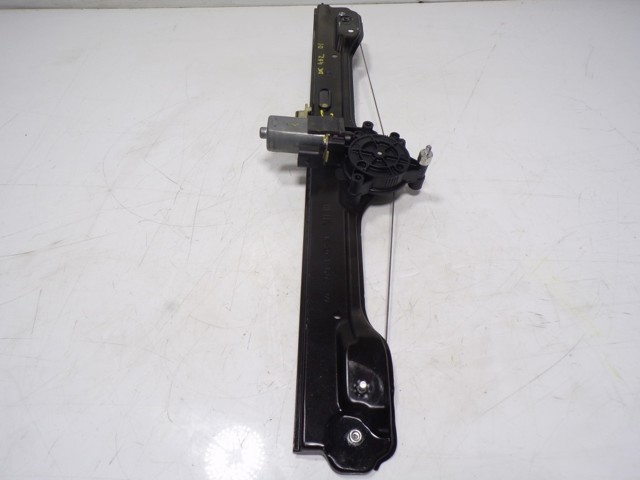 Склопідйомник з електродвигуном Iveco 5801901053 ціна, від 81.41 USD