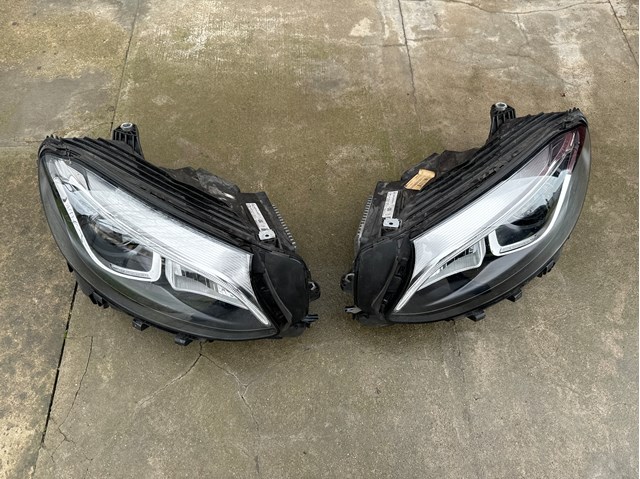 Купити A2539065301 Mercedes 