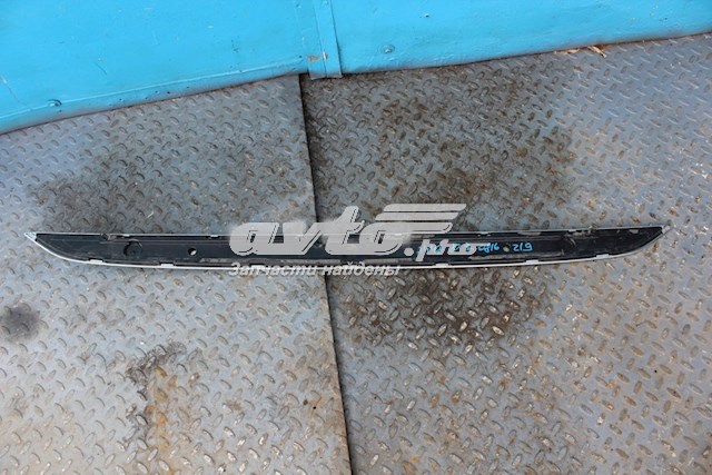 Молдинг задньої (3/5-ї) двері Mercedes A44769400827F24