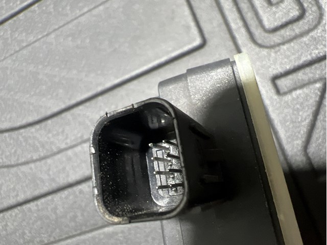  Land Rover LR110725