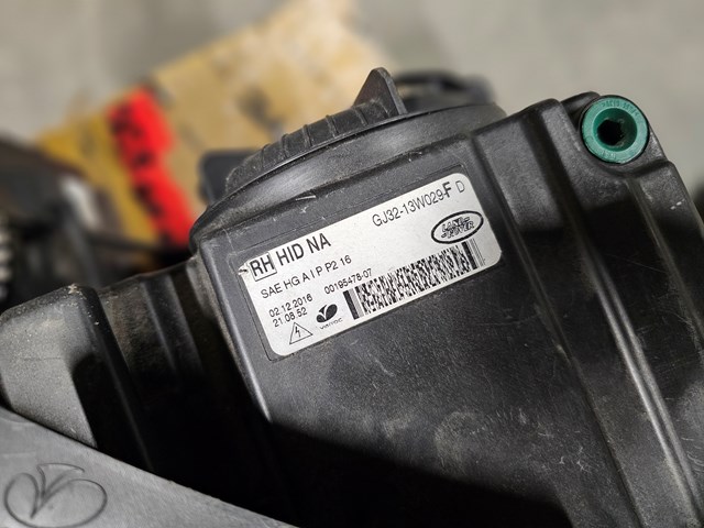 Права блок фара Land Rover GJ3213W029 ціна, від 316.74 USD