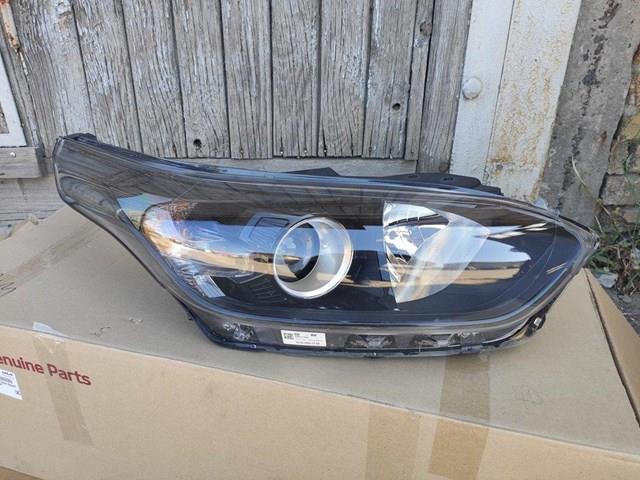 92102J7001 Hyundai/Kia Фара передня права