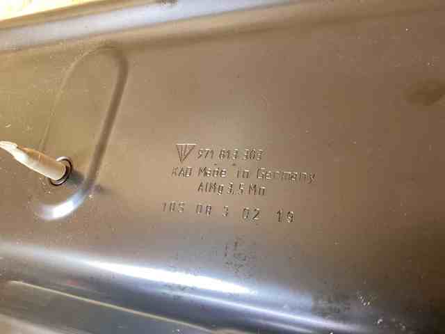 Задня панель багажника Porsche 971813303YGRV