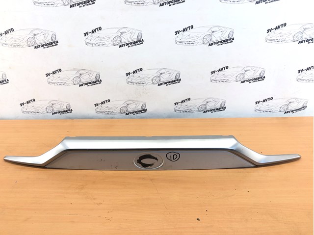 7680142240 Toyota Накладка на кришку багажника