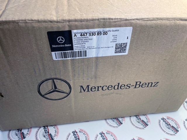 Цапфа - поворотний кулак передній, правий A4473300320 Mercedes