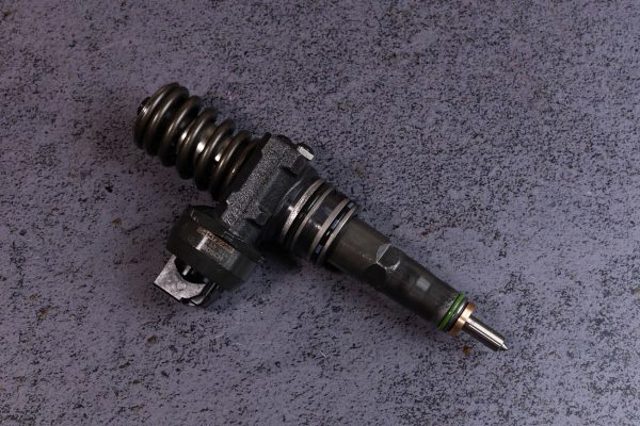 Форсунка паливна Bosch 038130073AL ціна, від 61.66 USD