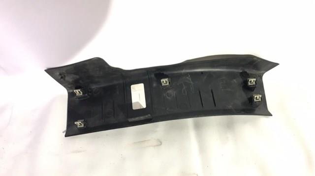 Накладка дверного порогу внутрішня, задня права Ford LJ6Z7813228AB ціна, від 6.35 USD