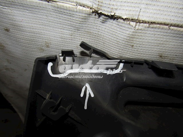 7230A472HA Mitsubishi Облицювання багажного відсіку, праве