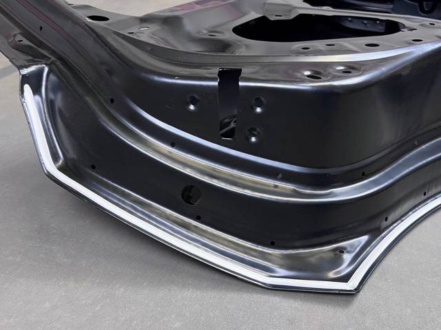 Двері пасажирськи задні ліві Mazda KBY07302XD